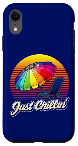 iPhone XR ちょうどChillinラウンジチェアとサンアンブレラビーチ スマホケース